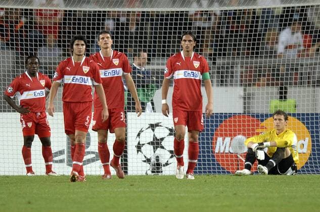 Enttäusche Stuttgarter, v.re.: Torwart Raphael Schäfer, Fernando Meira, Mario Gomez, Serdar Tasci und Arthur Boka Fußball EC 1 Herren Champions League 2007 2008, VfB Stuttgart Gruppe Stuttgart Enttäuschung, Fußball EC 1 Herren Champions League 2007 2008, VfB Stuttgart Gruppe Stuttgart Enttäuschung,