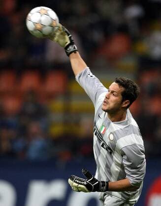 Torwart Julio Cesar (Inter Mailand) - Abwurf -  Fußball EC 1 Herren Champions League 2007 2008, FC Internazionale Mailand Einzelbild Mailand Dynamik, Fußball EC 1 Herren Champions League 2007 2008, FC Internazionale Mailand Einzelbild Mailand Dynamik,