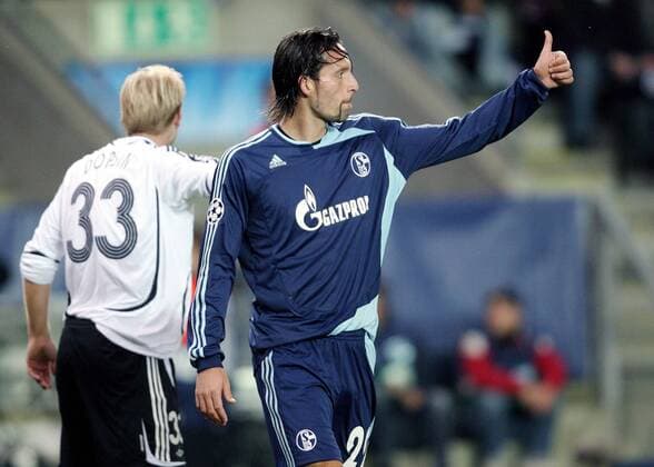 Kevin Kuranyi (Schalke) - thumbs up -  Fußball EC 1 Herren Champions League 2007 2008, Rosenborg BK Trondheim - FC Schalke 04 0:2 Einzelbild Trondheim Fußball EC 1 Herren Champions League 2007 2008, Rosenborg BK Trondheim - FC Schalke 04 0:2 Einzelbild Trondheim