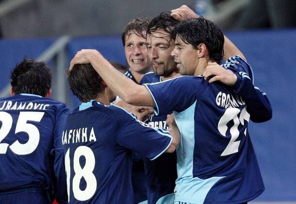Torjubel Schalke, mit Kevin Kuranyi (Mitte), Carlos Grossmüller (re.) und Benedikt Höwedes -  Fußball EC 1 Herren Champions League 2007 2008, FC Schalke 04 Gruppe Trondheim Freude, Kameradschaft, Fußball EC 1 Herren Champions League 2007 2008, FC Schalke 04 Gruppe Trondheim Freude, Kameradschaft,