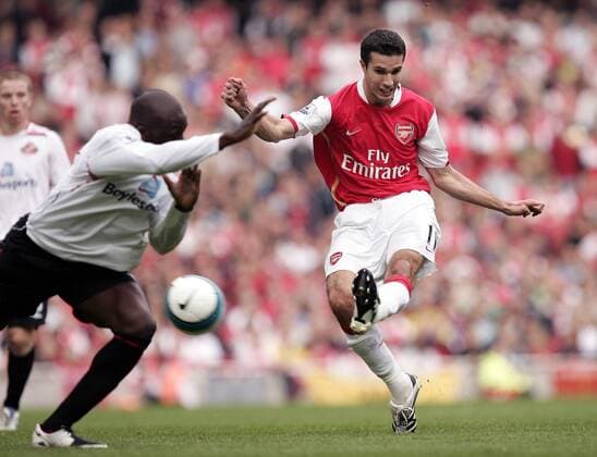 Robin van Persie (Arsenal, re.) im Duell -  Fußball Herren English Premier League 2007 2008, 1. Englische Liga, FC Arsenal London - FC Sunderland 3:2, AFC Gruppe London Dynamik, Fußball Herren English Premier League 2007 2008, 1. Englische Liga, FC Arsenal London - FC Sunderland 3:2, AFC Gruppe London Dynamik,