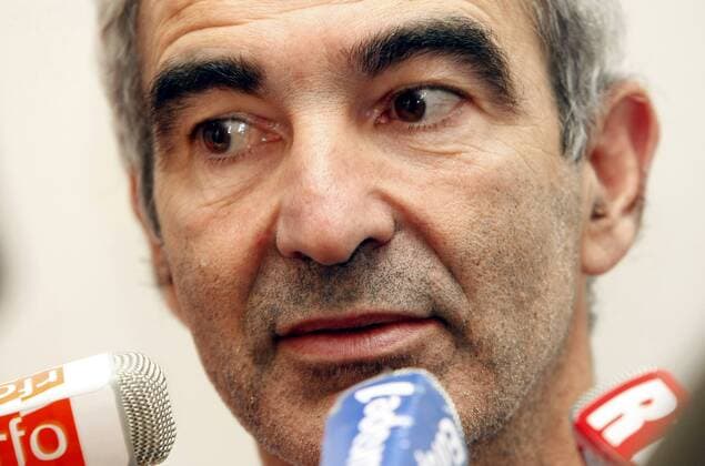 Nationaltrainer Raymond Domenech (Frankreich) im Interview -  (pan22700) Fußball Herren Nationalteam 2007, Pressekonferenz, Pressetermin Porträt Clairefontaine Fußball Herren Nationalteam 2007, Pressekonferenz, Pressetermin Porträt Clairefontaine 