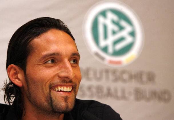 Kevin Kuranyi (Deutschland) gut gelaunt Fußball Herren Nationalteam 2007, Pressekonferenz, Pressetermin Porträt Dublin Freude, Fußball Herren Nationalteam 2007, Pressekonferenz, Pressetermin Porträt Dublin Freude,