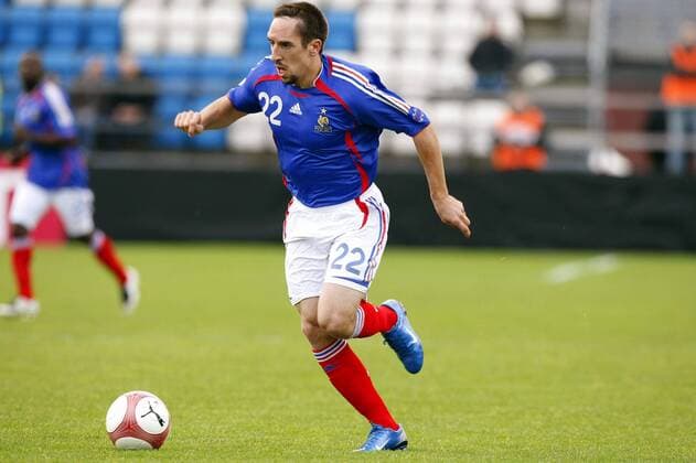 Franck Ribery (Frankreich) am Ball -  (pan22758) Fußball Länderspiel Herren EM Qualifikation 2007, Nationalmannschaft, Nationaltrikot Einzelbild Torshavn Dynamik, Fußball Länderspiel Herren EM Qualifikation 2007, Nationalmannschaft, Nationaltrikot Einzelbild Torshavn Dynamik, 