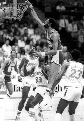 Kareem Abdul Jabbar (Los Angeles Lakers) - Dunking - (Icon5000548) Basketball Herren NBA 1979 1980, San Diego Clippers - Los Angeles Lakers Gruppe Aufnahmedatum geschätzt San Diego Dynamik, Überlegenheit, Basketball Herren NBA 1979 1980, San Diego Clippers - Los Angeles Lakers Gruppe Aufnahmedatum geschätzt San Diego Dynamik, Überlegenheit, EDITORIAL USE ONLY