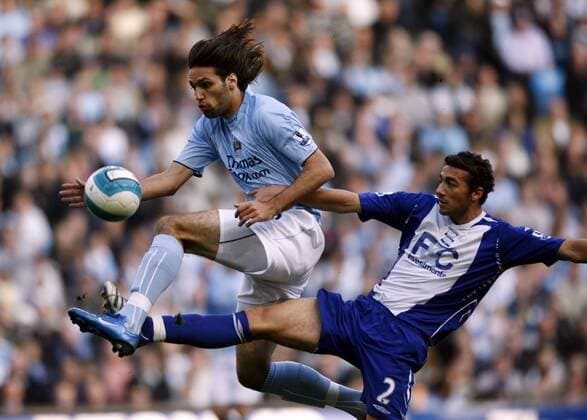 Georgios Samaras (Manchester City, li.) gegen Stephen Kelly (Birmingham) - EDITORIAL USE ONLY. No use with unauthorised audio, video, data, fixture lists, club league logos or live services. Online in-match use limited to 120 images, no video emulation. No use in betting, games or single club league player publications. Fußball Herren English Premier League 2007 2008, 1. Englische Liga, Manchester City - Birmingham City 1:0 Gruppe Manchester Dynamik, Fußball Herren English Premier League 2007 2008, 1. Englische Liga, Manchester City - Birmingham City 1:0 Gruppe Manchester Dynamik,