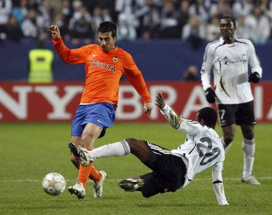 Raul Albiol (Valencia, li.) gegen Abdoulrazak Traore (Rosenborg Trondheim) -  - NOxONLINExUSE Fußball EC 1 Herren Champions League 2007 2008, Rosenborg BK Trondheim - Valencia CF 2:0 Gruppe Trondheim Dynamik, Fußball EC 1 Herren Champions League 2007 2008, Rosenborg BK Trondheim - Valencia CF 2:0 Gruppe Trondheim Dynamik,