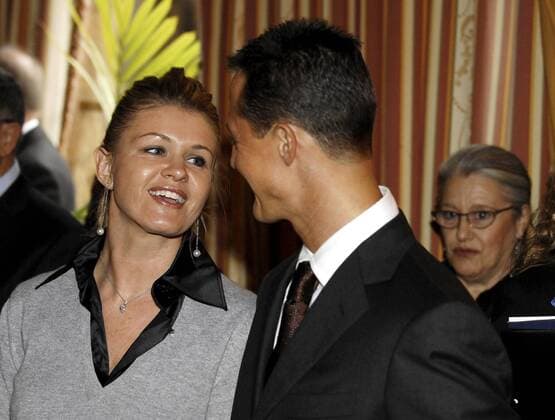 Corinna Schumacher und Ehemann Michael (Deutschland) mit bei der Prinz von Asturien Preisverleihung in Oviedo - Schumacher erhält den Prinz von Asturien Preis 2007 -  (R01629410) Motorsport Herren Prinz von Asturien Preis 2007, Ehrung, Sportlerehrung, Sportlerauszeichnung Gruppe Oviedo Harmonie, Glück Freude Motorsport Herren Prinz von Asturien Preis 2007, Ehrung, Sportlerehrung, Sportlerauszeichnung Gruppe Oviedo Harmonie, Glück Freude