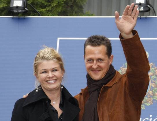 Michael Schumacher (Deutschland) mit seiner Ehefrau Corinna - Schumacher wird in Oviedo der Prinz von Asturien Preis 2007 verliehen - - NOxONLINExUSE Motorsport Herren Prinz von Asturien Preis 2007, Preisverleihung, Auszeichnung, Sportlerauszeichnung, Ehrung, Gruppe Oviedo Motorsport Herren Prinz von Asturien Preis 2007, Preisverleihung, Auszeichnung, Sportlerauszeichnung, Ehrung, Gruppe Oviedo