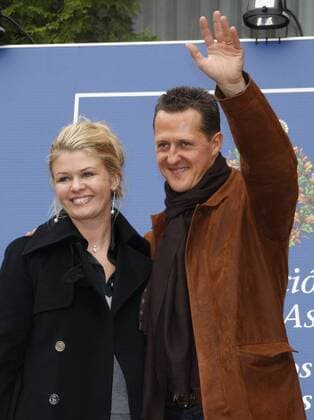 Michael Schumacher (Deutschland) mit seiner Ehefrau Corinna - Schumacher wird in Oviedo der Prinz von Asturien Preis 2007 verliehen - - NOxONLINExUSE Motorsport Herren Prinz von Asturien Preis 2007, Preisverleihung, Auszeichnung, Sportlerauszeichnung, Ehrung, Gruppe Oviedo Motorsport Herren Prinz von Asturien Preis 2007, Preisverleihung, Auszeichnung, Sportlerauszeichnung, Ehrung, Gruppe Oviedo