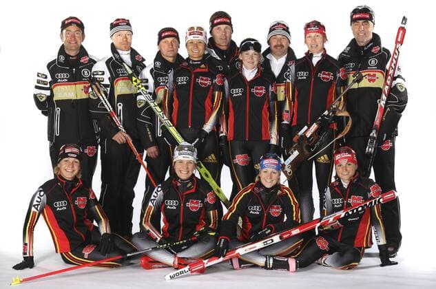 DSV Biathlon Team, hi.v.li.: Techniker Marco Danz, Betreuer Andy Böhme, Co Trainer Gerald Hönig, Simone Denkinger, Mannschaftsarzt Dr. Klaus Jürgen Marquardt, Juliane Döll, Betreuer Konrad Egger, Kati Wilhelm, Bundestrainer Uwe Müssiggang; vorn ... Biathlon Herren DSV Team 2007 2008, Fotoshooting, Fotostudio, Studioaufnahme, Präsentation, Pressetermin, Totale Ingolstadt, Nationalteam, Deutschland Biathlon Herren DSV Team 2007 2008, Fotoshooting, Fotostudio, Studioaufnahme, Präsentation, Pressetermin, Totale Ingolstadt, Nationalteam, Deutschland