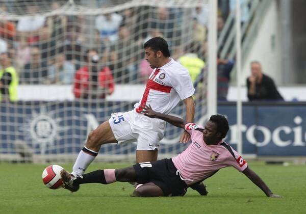 Walter Samuel (Inter Mailand, li.) gegen Fabio Simplicio (Palermo) -  Fußball Herren Serie A 2007 2008, 1. Italienische Liga, US Palermo - FC Internazionale Mailand 0:0 Gruppe Palermo Dynamik, Kampf, Fußball Herren Serie A 2007 2008, 1. Italienische Liga, US Palermo - FC Internazionale Mailand 0:0 Gruppe Palermo Dynamik, Kampf,