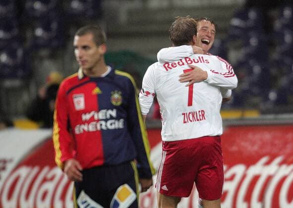 Patrik Jezek (re.) und Alexander Zickler (beide Salzburg) - Torjubel, davor Stefan Kulovits (Rapid Wien, li.) enttäuscht -  Fußball Herren TMobileBundesliga 2007 2008, 1. Österreichische Liga, SV RedBull Salzburg - SK Rapid Wien 2:1, RB Gruppe Salzburg Freude, Fußball Herren TMobileBundesliga 2007 2008, 1. Österreichische Liga, SV RedBull Salzburg - SK Rapid Wien 2:1, RB Gruppe Salzburg Freude,