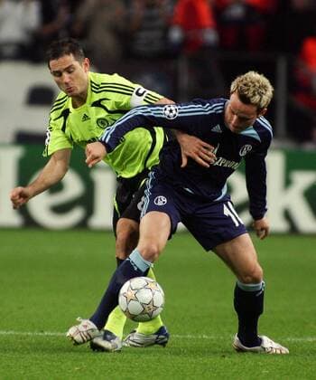 Frank Lampard (Chelsea, li.) gegen Ivan Rakitic (Schalke) Fußball EC 1 Herren Champions League 2007 2008, FC Schalke 04 - Chelsea FC London Gruppe Gelsenkirchen Dynamik, Kampf, Fußball EC 1 Herren Champions League 2007 2008, FC Schalke 04 - Chelsea FC London Gruppe Gelsenkirchen Dynamik, Kampf,