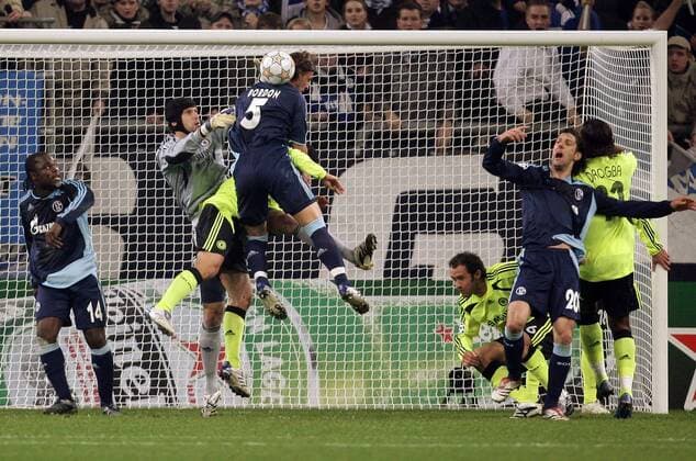 Marcelo Jose Bordon (Schalke, Mitte) gegen Torwart Petr Cech (Chelsea) Fußball EC 1 Herren Champions League 2007 2008, FC Schalke 04 - Chelsea FC London Totale Gelsenkirchen Dynamik, Kampf Fußball EC 1 Herren Champions League 2007 2008, FC Schalke 04 - Chelsea FC London Totale Gelsenkirchen Dynamik, Kampf