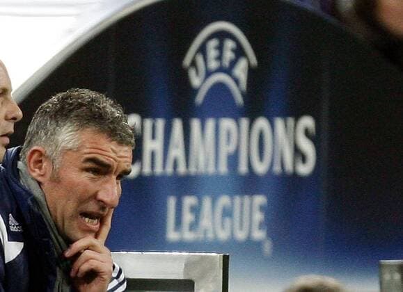 Trainer Mirko Slomka (Schalke) nachdenklich Fußball EC 1 Herren Champions League 2007 2008, FC Schalke 04 Porträt Gelsenkirchen Spannung, Fußball EC 1 Herren Champions League 2007 2008, FC Schalke 04 Porträt Gelsenkirchen Spannung,