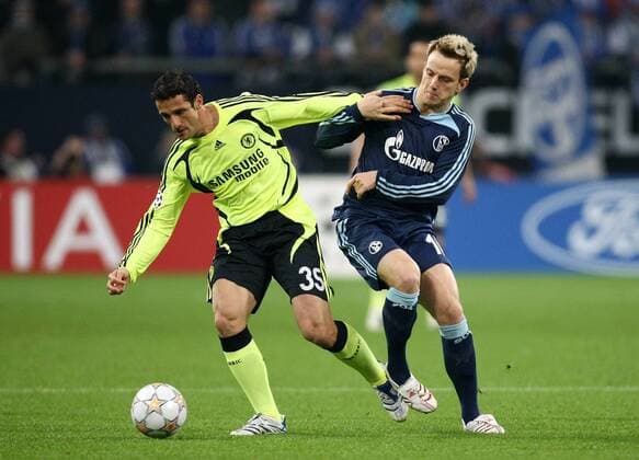 Juliano Belletti (Chelsea, li.) gegen Ivan Rakitic (Schalke) Fußball EC 1 Herren Champions League 2007 2008, FC Schalke 04 - Chelsea FC London 0:0 Gruppe Gelsenkirchen Dynamik, Fußball EC 1 Herren Champions League 2007 2008, FC Schalke 04 - Chelsea FC London 0:0 Gruppe Gelsenkirchen Dynamik,