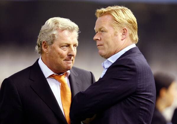 Trainer Ronald Koeman (re.) und Co Trainer Toni Bruins (beide Valencia) enttäuscht -  Fußball EC 1 Herren Champions League 2007 2008, Valencia CF, FC Gruppe Valencia Enttäuschung, Nachdenklichkeit, Fußball EC 1 Herren Champions League 2007 2008, Valencia CF, FC Gruppe Valencia Enttäuschung, Nachdenklichkeit,