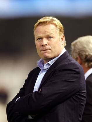 Trainer Ronald Koeman (Valencia) nachdenklich -  Fußball EC 1 Herren Champions League 2007 2008, Valencia CF, FC Einzelbild Valencia Nachdenklichkeit, Enttäuschung, Fußball EC 1 Herren Champions League 2007 2008, Valencia CF, FC Einzelbild Valencia Nachdenklichkeit, Enttäuschung,