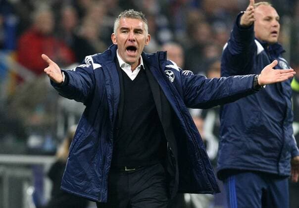 Trainer Mirko Slomka (Schalke) reklamiert Fußball EC 1 Herren Champions League 2007 2008, FC Schalke 04 Einzelbild Gelsenkirchen Fußball EC 1 Herren Champions League 2007 2008, FC Schalke 04 Einzelbild Gelsenkirchen