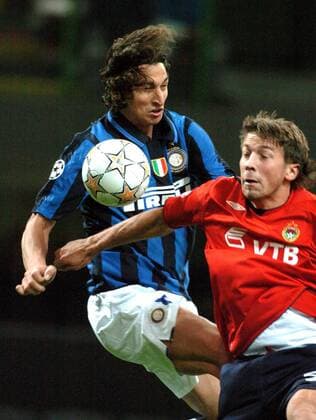 Zlatan Ibrahimovic (Inter Mailand, li.) gegen Anton Grigoriev (ZSKA Moskau) -  Fußball EC 1 Herren Champions League 2007 2008, FC Internazionale Mailand - CSKA Moskau 4:2 Gruppe Mailand Dynamik, Fußball EC 1 Herren Champions League 2007 2008, FC Internazionale Mailand - CSKA Moskau 4:2 Gruppe Mailand Dynamik,