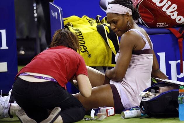 Serena Williams (USA) wird behandelt -  - NOxONLINExUSE Tennis WM Damen Sony Ericsson Championships 2007, WTA Tour Gruppe Madrid Tennis WM Damen Sony Ericsson Championships 2007, WTA Tour Gruppe Madrid
