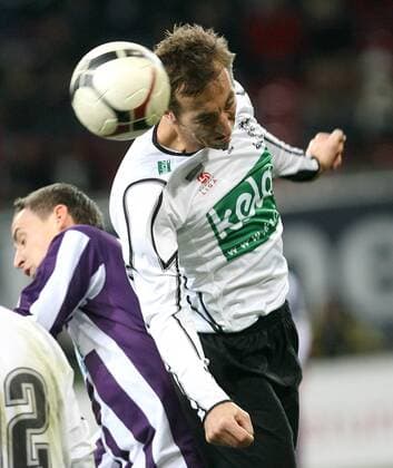 Manuel Ortlechner (Austria Kärnten, re.) im Duell Fußball Herren tmobileBundesliga 2007 2008, 1. Österreichische Liga, SK Austria Kärnten - FK Austria Magna Wien 0:1 Gruppe Klagenfurt Dynamik, Fußball Herren tmobileBundesliga 2007 2008, 1. Österreichische Liga, SK Austria Kärnten - FK Austria Magna Wien 0:1 Gruppe Klagenfurt Dynamik,