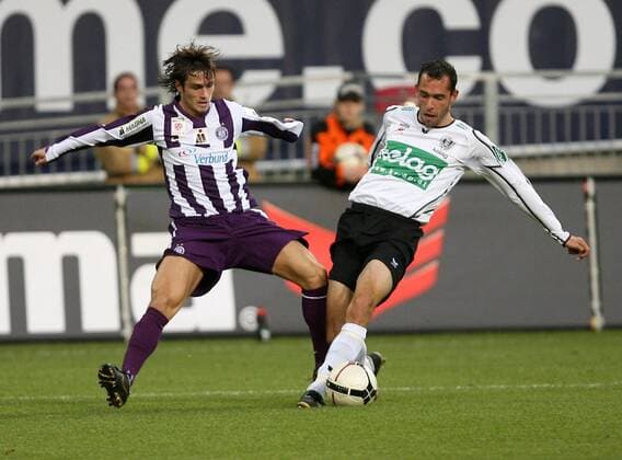Christian Prawda (Austria Kärnten, re.) gegen Emin Sulimani (Austria Wien) Fußball Herren tmobileBundesliga 2007 2008, 1. Österreichische Liga, SK Austria Kärnten - FK Austria Magna Wien 0:1 Gruppe Klagenfurt Dynamik, Fußball Herren tmobileBundesliga 2007 2008, 1. Österreichische Liga, SK Austria Kärnten - FK Austria Magna Wien 0:1 Gruppe Klagenfurt Dynamik,