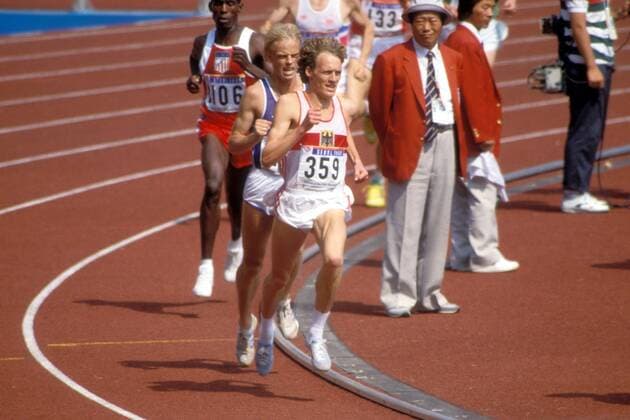 Dieter Baumann (BRD, re.) und Hansjörg Kunze (DDR) Leichtathletik OS Sommer Herren Olympische Spiele Seoul 1988, Sommerspiele, Nationaltrikot Gruppe Seoul Leichtathletik OS Sommer Herren Olympische Spiele Seoul 1988, Sommerspiele, Nationaltrikot Gruppe Seoul