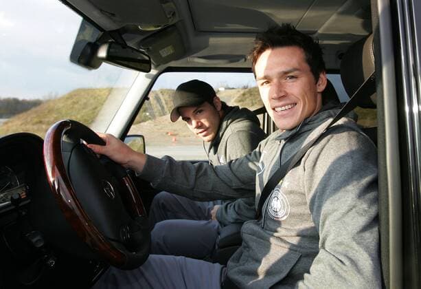 Piotr Trochowski (re.) und Gonzalo Castro (beide Deutschland) beim Off Road Fahrtraining von Mercedes Benz Fußball Herren Nationalteam 2007, Fahrsicherheitstraining, Fahrtraining, Sicherheit, Sicherheitstraining, Vdig Gruppe Hannover Fußball Herren Nationalteam 2007, Fahrsicherheitstraining, Fahrtraining, Sicherheit, Sicherheitstraining, Vdig Gruppe Hannover