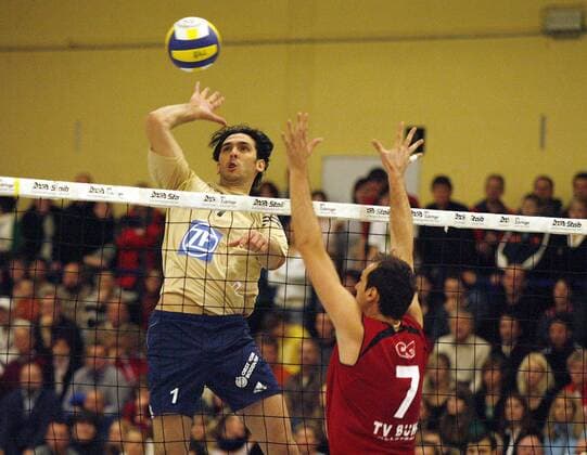 Juliano Bendini (Friedrichshafen, li.) gegen Goran Iliev (Bühl) Volleyball Herren DVV Pokal 2007 2008, Pokalspiel, Achtelfinale, TV Bühl - VfB Friedrichshafen 0:3 Gruppe Bühl Dynamik, Volleyball Herren DVV Pokal 2007 2008, Pokalspiel, Achtelfinale, TV Bühl - VfB Friedrichshafen 0:3 Gruppe Bühl Dynamik,