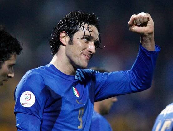 Luca Toni (Italien) - Torjubel -  Fußball Länderspiel Herren EM Qualifikation 2007, Nationalteam, Nationaltrikot, Einzelbild Modena Freude, Fußball Länderspiel Herren EM Qualifikation 2007, Nationalteam, Nationaltrikot, Einzelbild Modena Freude,