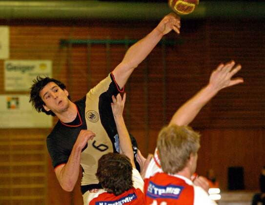 Sebastian Faißt (Deutschland U20, li.) im Duell Handball Länderspiel Herren Freundschaftsspiel 2007, Test, Testspiel, Junioren, Nationalteam, Nationaltrikot o0 U 20 Gruppe Deutschland - Tschechien 30:21 Günzburg Dynamik, Handball Länderspiel Herren Freundschaftsspiel 2007, Test, Testspiel, Junioren, Nationalteam, Nationaltrikot o0 U 20 Gruppe Deutschland - Tschechien 30:21 Günzburg Dynamik,
