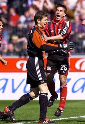 Bernd Schneider (re.) und Torwart Hans Jörg Butt (beide Leverkusen) - Torjubel Fußball 1. BL Herren Saison 2001 2002, Bayer 04 Leverkusen Gruppe Leverkusen Freude, Begeisterung, Fußball 1. BL Herren Saison 2001 2002, Bayer 04 Leverkusen Gruppe Leverkusen Freude, Begeisterung,