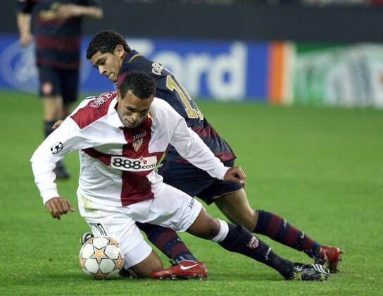 Luis Fabiano (FC Sevilla, li.) gegen Denilson (Arsenal London) -  - NOxONLINExUSE Fußball EC 1 Herren Champions League 2007 2008, FC Sevilla - Arsenal FC London 3:1, Vdig Gruppe Sevilla Dynamik, Kampf, Fußball EC 1 Herren Champions League 2007 2008, FC Sevilla - Arsenal FC London 3:1, Vdig Gruppe Sevilla Dynamik, Kampf,