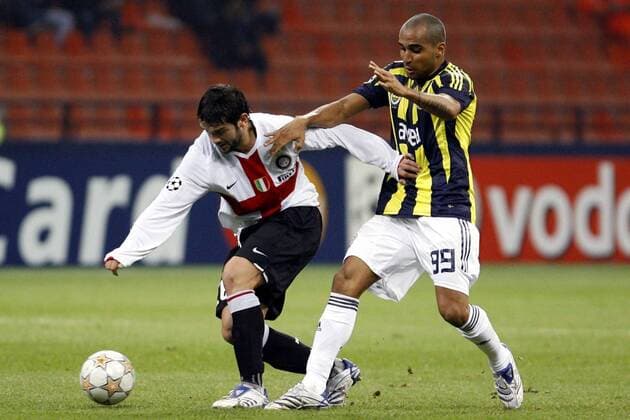 Cristian Chivu (Inter Mailand, li.) gegen Deivid de Souza (Fenerbahce) -  Fußball EC 1 Herren Champions League 2007 2008, FC Internazionale Mailand - Fenerbahce Istanbul 3:0 Gruppe Mailand Dynamik, Fußball EC 1 Herren Champions League 2007 2008, FC Internazionale Mailand - Fenerbahce Istanbul 3:0 Gruppe Mailand Dynamik,