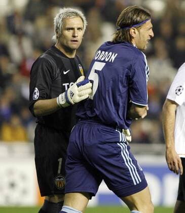 Torwart Santiago Canizares (Valencia, li.) und Marcelo Jose Bordon (Schalke) -  - NOxONLINExUSE Fußball EC 1 Herren Champions League 2007 2008, Valencia CF - FC Schalke 04 0:0 Gruppe Valencia Fußball EC 1 Herren Champions League 2007 2008, Valencia CF - FC Schalke 04 0:0 Gruppe Valencia