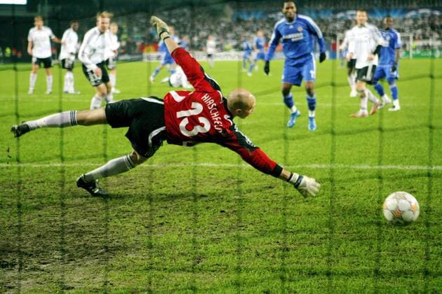 Torwart Lars Hirschfeld (Rosenborg Trondheim) kassiert das 0:3 -  Fußball EC 1 Herren Champions League 2007 2008, Rosenborg Trondheim BK - Chelsea FC London 0:4 Gruppe Trondheim Dynamik, Fußball EC 1 Herren Champions League 2007 2008, Rosenborg Trondheim BK - Chelsea FC London 0:4 Gruppe Trondheim Dynamik,