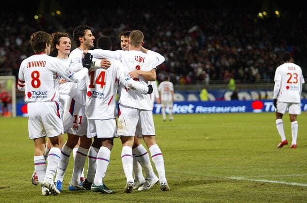 Torjubel Olympique Lyon -  (pan23439) Fußball Herren Ligue 1 2007 2008, 1. Französische Liga, Olympique Lyonnais, OL Gruppe Lyon Fußball Herren Ligue 1 2007 2008, 1. Französische Liga, Olympique Lyonnais, OL Gruppe Lyon