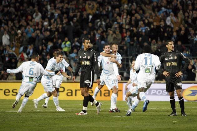 Torjubel Marseille durch Julien Rodriguez (Mitte) während Monaco enttäuscht drein schaut - Fußball Herren Ligue 1 2007 2008, 1. Französische Liga, Olympique de Marseille - AS Monaco 2:0, OM Gruppe Marseille Enttäuschung, Freude, Fußball Herren Ligue 1 2007 2008, 1. Französische Liga, Olympique de Marseille - AS Monaco 2:0, OM Gruppe Marseille Enttäuschung, Freude,