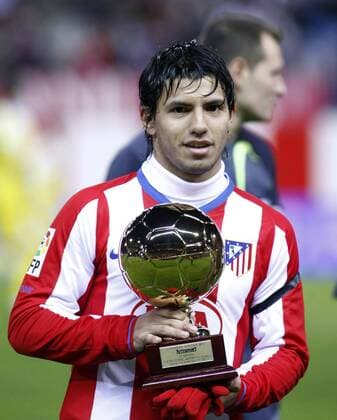Sergio Aguero (Atletico Madrid) wird von Tuttosport als Europas bester U21 Spieler ausgezeichnet - - NOxONLINExUSE Fußball Herren Primera Division 2007 2008, 1. Spanische Liga, Atletico Madrid, U21, U 21, European Golden Boy Einzelbild Madrid Freude, Fußball Herren Primera Division 2007 2008, 1. Spanische Liga, Atletico Madrid, U21, U 21, European Golden Boy Einzelbild Madrid Freude,