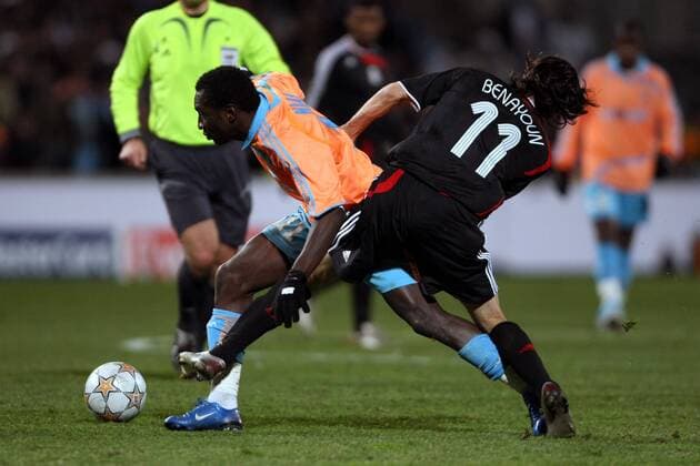 Mamadou Niang (Marseille, li.) gegen Yossi Benayoun (Liverpool) -  Fußball EC 1 Herren Champions League 2007 2008, Olympique de Marseille - FC Liverpool 0:4, OM Gruppe Marseille Dynamik, Kampf, Fußball EC 1 Herren Champions League 2007 2008, Olympique de Marseille - FC Liverpool 0:4, OM Gruppe Marseille Dynamik, Kampf,