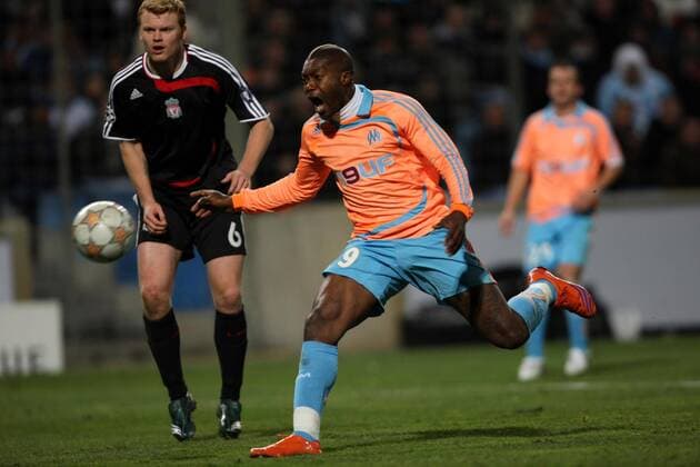 Djibril Cisse (Marseille, re.) gegen John Arne Riise (Liverpool) -  Fußball EC 1 Herren Champions League 2007 2008, Olympique de Marseille - FC Liverpool 0:4, OM Gruppe Marseille Dynamik, Fußball EC 1 Herren Champions League 2007 2008, Olympique de Marseille - FC Liverpool 0:4, OM Gruppe Marseille Dynamik,