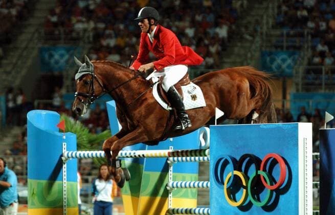 Ludger Beerbaum (Deutschland) auf Goldfever Pferdesport OS Sommer Herren Olympische Sommerspiele Athen 2004, Olympiade, Olympia, Spiele, Reiten, Reitsport Einzelbild Markopoulo Pferdesport OS Sommer Herren Olympische Sommerspiele Athen 2004, Olympiade, Olympia, Spiele, Reiten, Reitsport Einzelbild Markopoulo