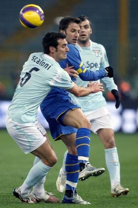 Alessandro del Piero (Juventus Turin, Mitte) gegen Lionel Scaloni (Lazio Rom, li.) -  Fußball Herren Serie A 2007 2008, 1. Italienische Liga, Lazio Rom - Juventus Turin 2:3, Juve Gruppe Rom Dynamik, Fußball Herren Serie A 2007 2008, 1. Italienische Liga, Lazio Rom - Juventus Turin 2:3, Juve Gruppe Rom Dynamik,