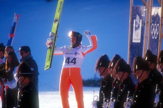 Olympiasieger Jens Weissflog (Deutschland) jubelt Skispringen OS Winter Damen Olympische Spiele 1994, Winterspiele Einzelbild Lillehammer Skispringen OS Winter Damen Olympische Spiele 1994, Winterspiele Einzelbild Lillehammer
