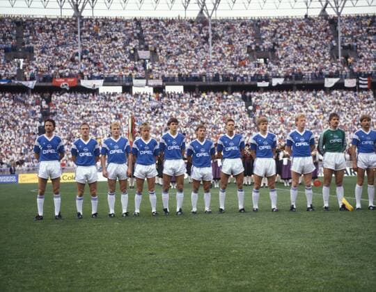 Mannschaftsfoto Bochum, v.li.: Walter Oswald, Uwe Leifeld, Andrzej Iwan, Frank Heinemann, Jupp Nehl, Michael Rzehaczek, Thorsten Legat, Martin Kree, Rob Reekers, Torwart Ralf Zumdick, Lothar Woelk Fußball Herren DFB Pokal 1987 1988, Pokalspiel, Finale, Endspiel, Pokalfinale, Pokalendspiel Totale Berlin Fußball Herren DFB Pokal 1987 1988, Pokalspiel, Finale, Endspiel, Pokalfinale, Pokalendspiel Totale Berlin
