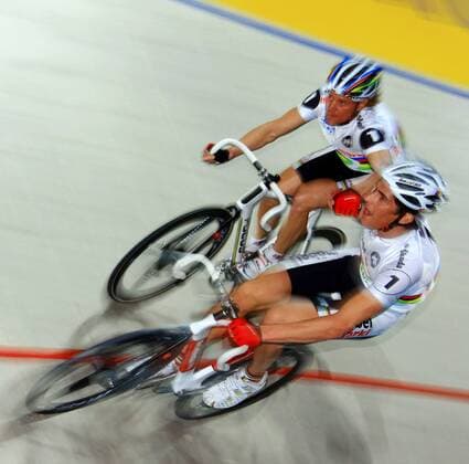 Franco Marvulli (re.) und Bruno Risi (beide Schweiz) Radsport Herren Zürcher 6 Tage Rennen 2007, Sechstagerennen, Sechstage, Sechs, Sixdays, six days, Rad, Bahn, Halle Gruppe o0 Züricher Zürich Radsport Herren Zürcher 6 Tage Rennen 2007, Sechstagerennen, Sechstage, Sechs, Sixdays, six days, Rad, Bahn, Halle Gruppe o0 Züricher Zürich