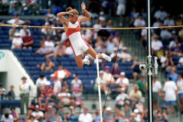 Tim Lobinger (Deutschland) Leichtathletik OS Sommer Herren Olympische Spiele Atlanta 1996, Sommerspiele, Nationaltrikot, Stab, Stabhoch, Stabhochsprung Einzelbild Atlanta Leichtathletik OS Sommer Herren Olympische Spiele Atlanta 1996, Sommerspiele, Nationaltrikot, Stab, Stabhoch, Stabhochsprung Einzelbild Atlanta