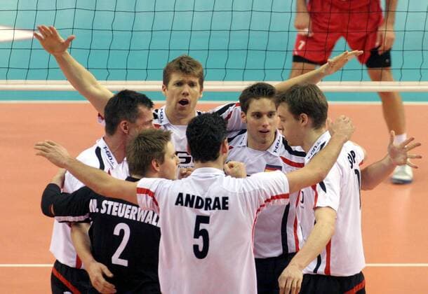 Schlussjubel Deutschland -  Volleyball Länderspiel Herren Olympiaqualifikation 2008, Olympia Qualifikation, Nationalmannschaft, Nationaltrikot Gruppe Izmir Freude, Volleyball Länderspiel Herren Olympiaqualifikation 2008, Olympia Qualifikation, Nationalmannschaft, Nationaltrikot Gruppe Izmir Freude,